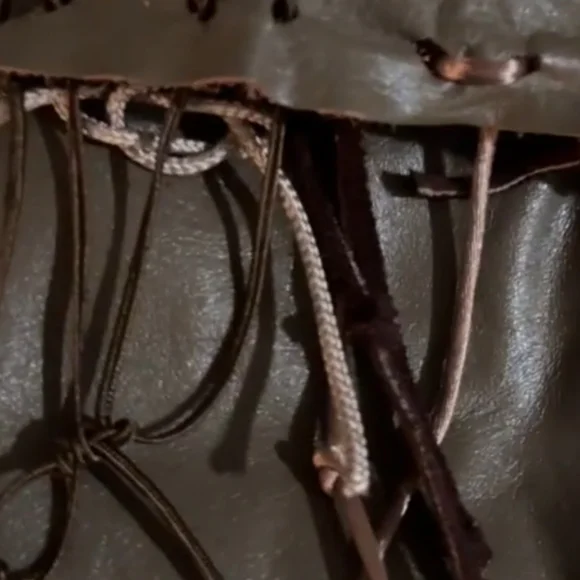 Opulent Containers Vintage African Leather Fringe Shoulder Bag Olive Green EUC - Picture 3 of 7